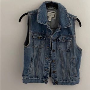 Jean Vest